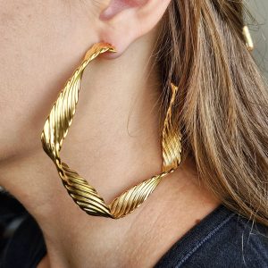 Argola Maxi Orgânica Dourada
